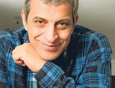 O Θέμης Αδαμαντίδης εξομολογείται: «Είμαι σε διάσταση με τη σύζυγό μου από το 1998»